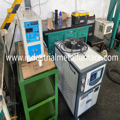 เตาหลอมเหนี่ยวนำเศษเหล็กขนาด 20Khz 40KG ความถี่ปานกลางประเภท